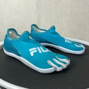 Fila Skele-Toe Athletic Shoe Size 6 beach/river/lake shoes.
